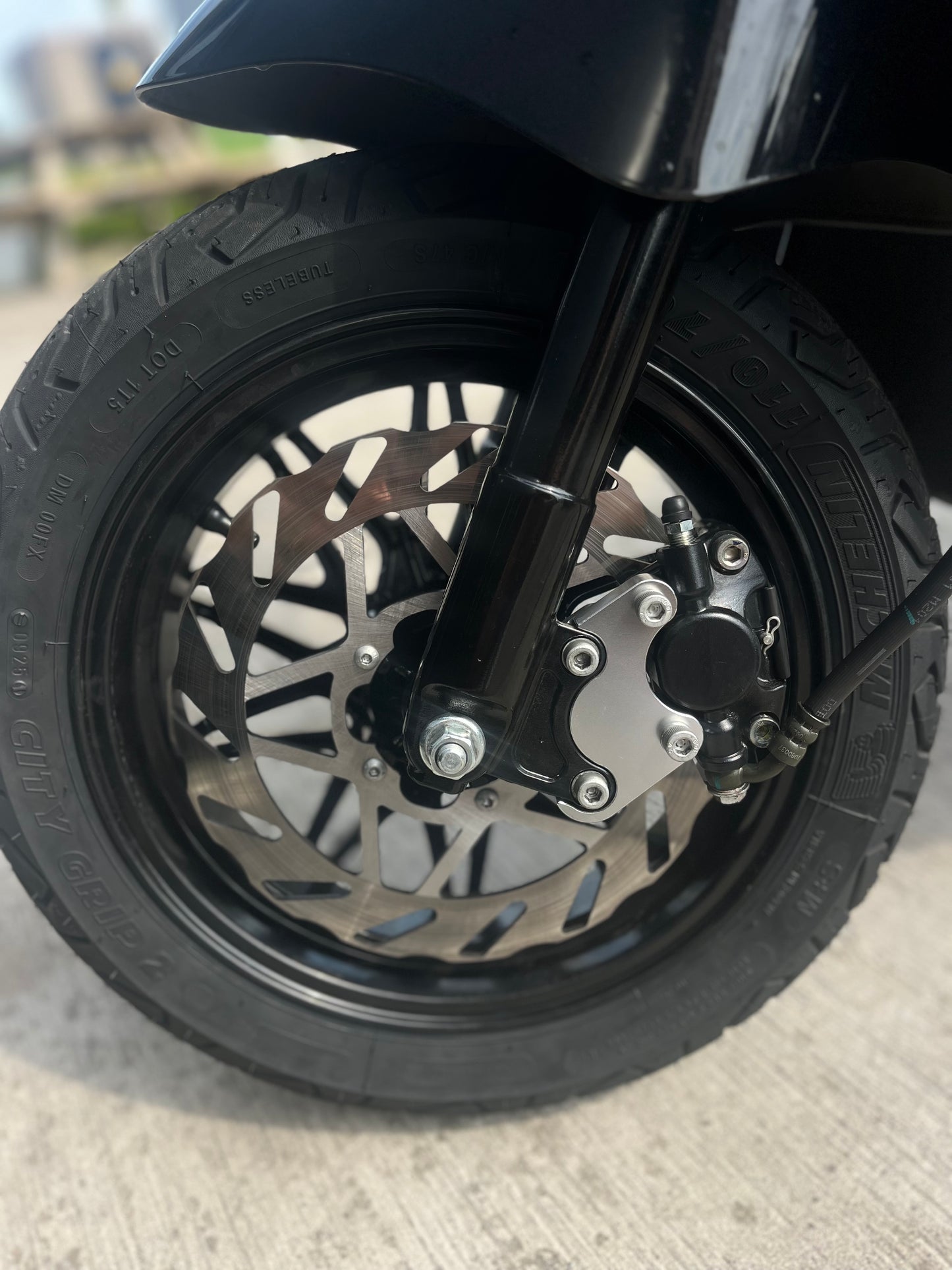 Overmaat/ oversized Velgenset 11/12 Inch Glans Zwart – Piaggio Zip (Incl. Verhoogde Voorvork)