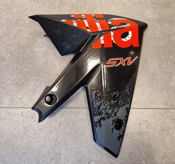 Luchtgeleider rechts Aprilia RXV/SXV 450/550 zwart AP8184915
