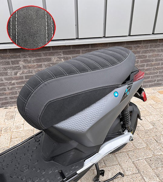 Buddydek Regia (Made In EU) Alcantara Streep Sport Antraciet PIAGGIO1 (One)=op=op