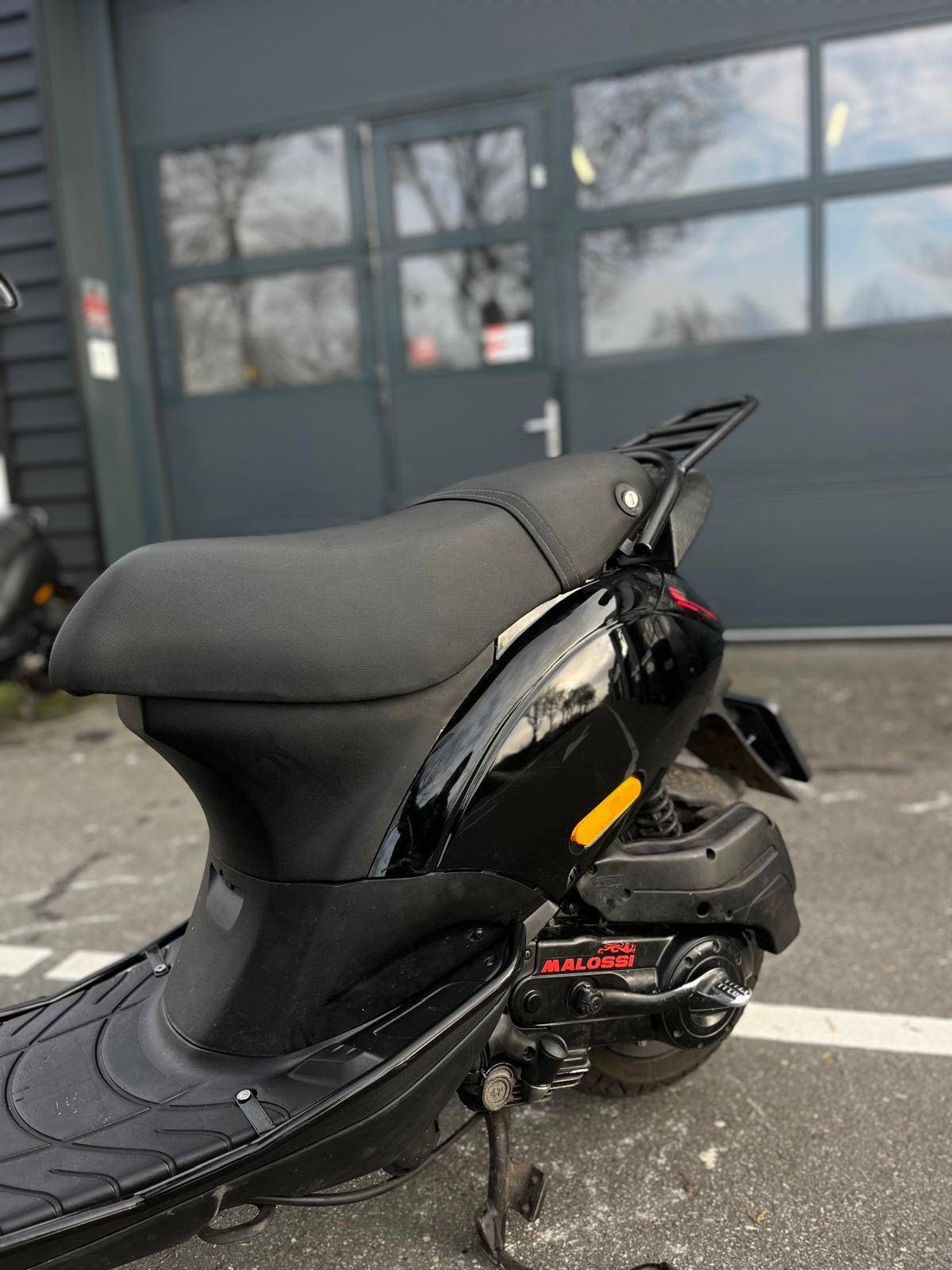 Achterrekje piaggio zip