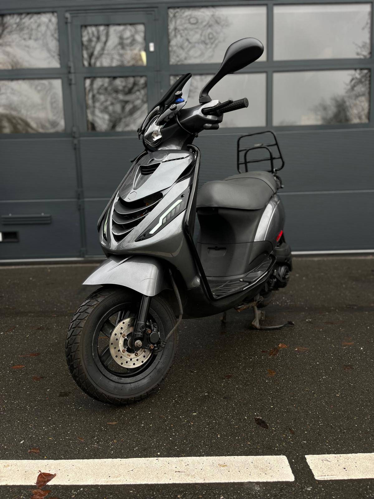 SP kappenset Piaggio Zip 2000 Porsche Agaat Grijs 5-delig