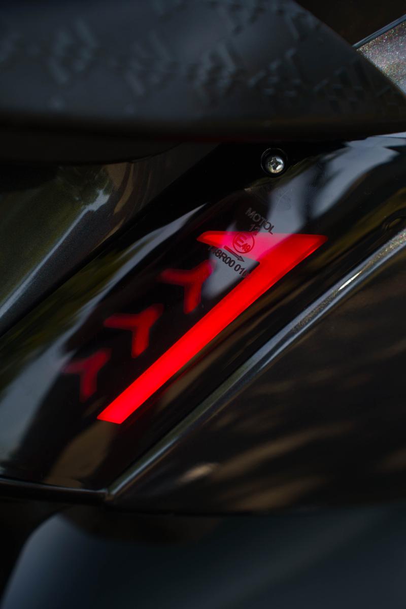 Knipperlichtset Alpha Arrow Matrix smoke – Piaggio Zip achterzijde L/R (E-keur)